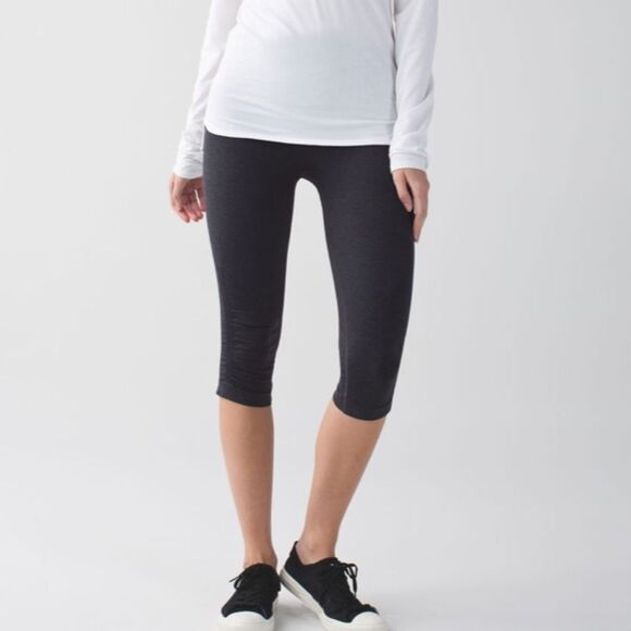 Lululemon In The Flow Crop II Heathered Deep Coal Size 2 - Picture 4 of 4